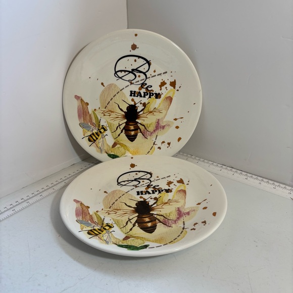 Other - 🛍️3/$30 BNWT Set of two “Bee Happy” white ceramic dinner‎ plates